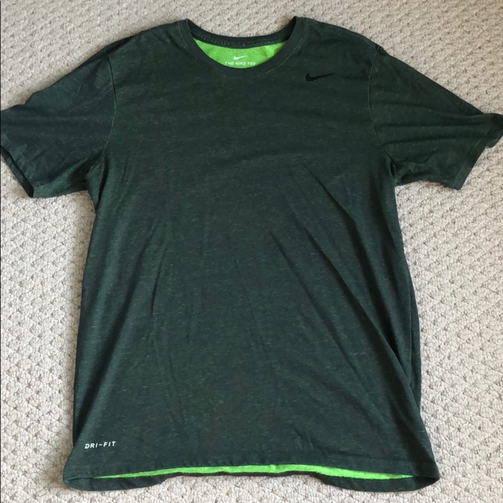 Men’s Nike T-shirt